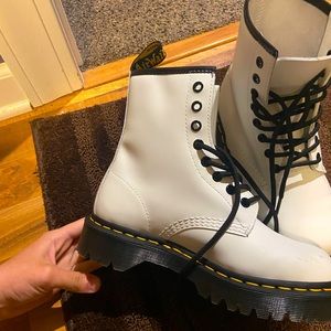 New dr.martens white size 7